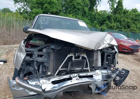 2005 Chevrolet Silverado 2500Hd Ls z USA, uszkodzony, nr VIN 1GCHK23245F835450